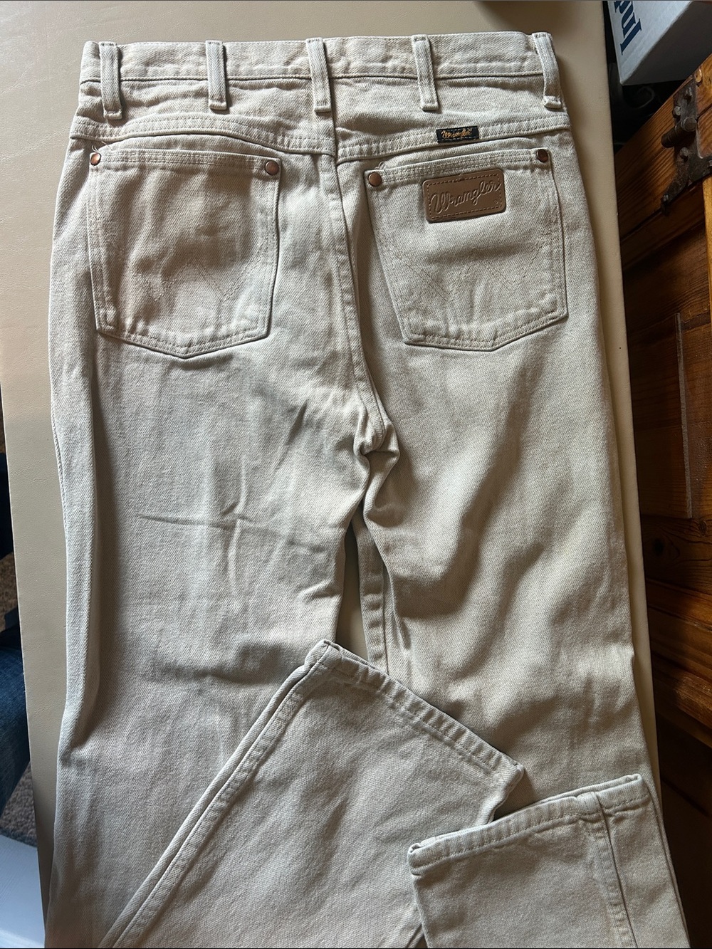 Wrangler Men’s Cream Straight-Leg Jeans